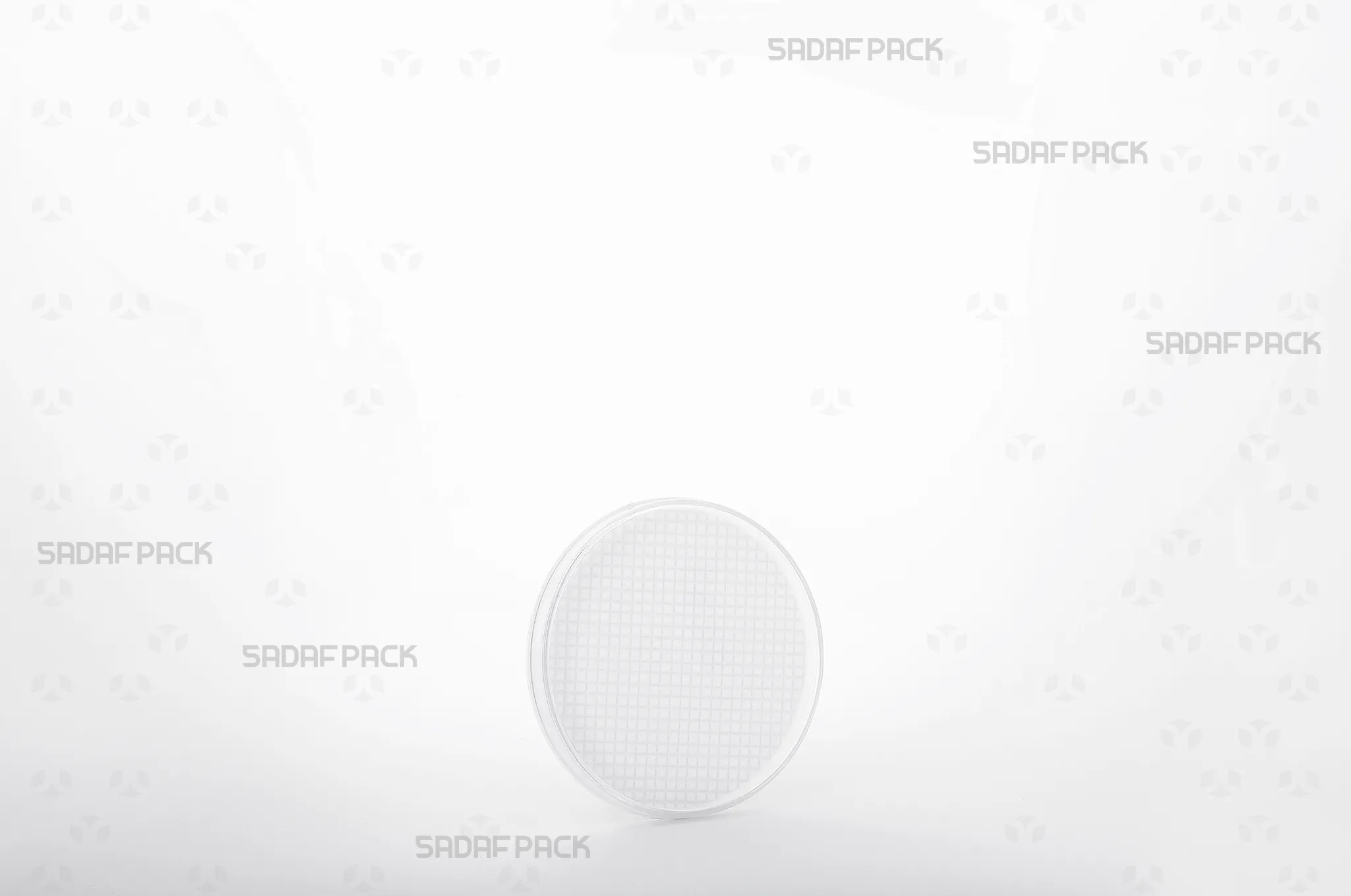 sadafpack-zarf-kristali-6.5-nazek-espania.webp ظرف کریستالی گرد 6/5 نازک اسپانیا صدف پک، نمای سه رخ برای بسته بندی زعفران صادراتی