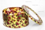 قوطی فلزی 23 در 10 سانت صدف پک با طرح رز طلایی، نمای بالا با درب باز که با گل‌های تزئینی خشک شده پر شده و ظرفیت را نشان می‌دهد.