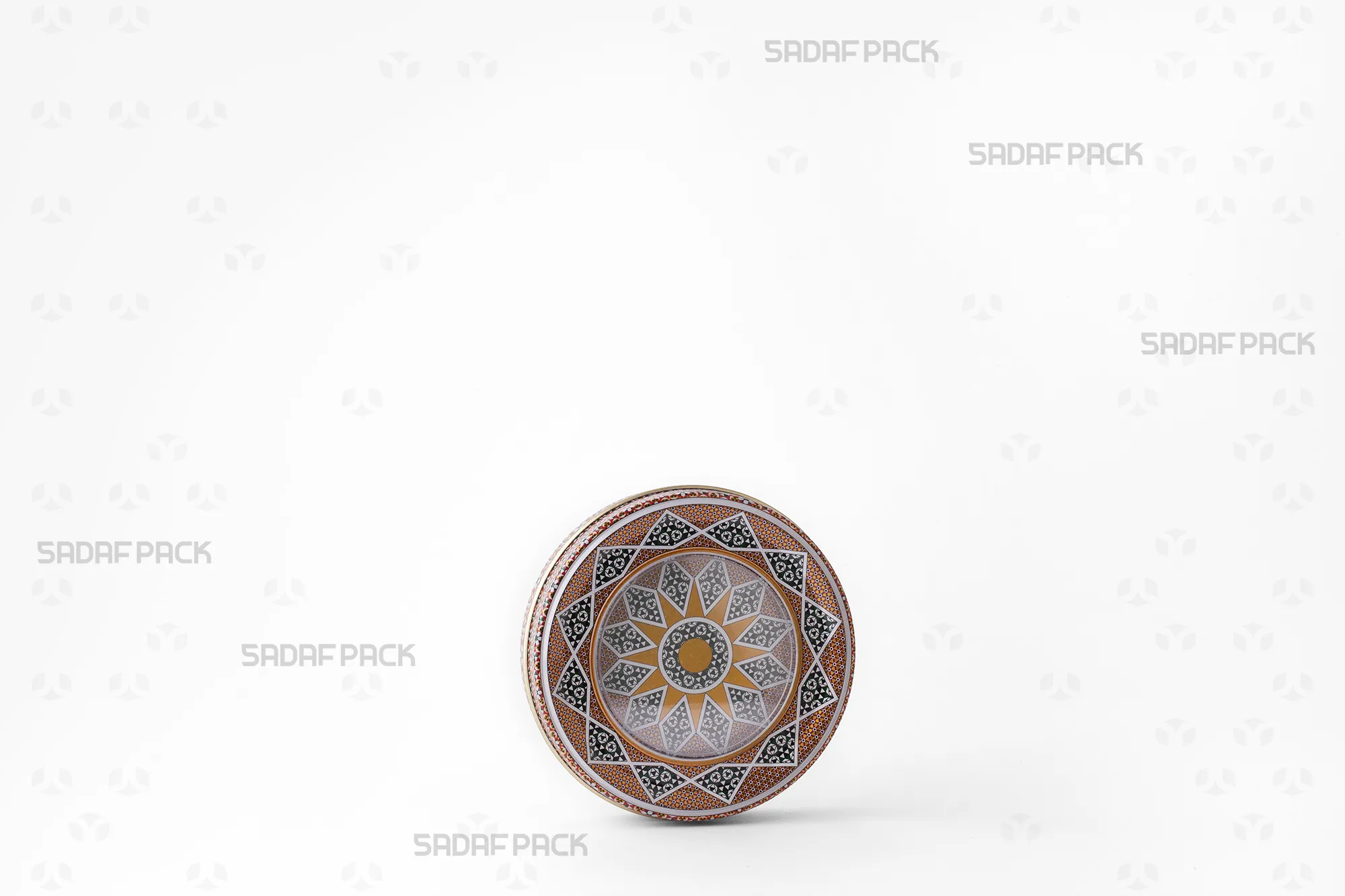 sadafpack-ghooti-felezi-7-gram.webp نمای سه رخ قوطی 7 گرم فلزی صدف پک برای بسته بندی زعفران