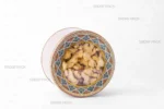 قوطی فلزی دایره ای 17 در 10 سانت پر شده با ریشه زنجبیل، مناسب برای حفظ تازگی و کیفیت محصولات