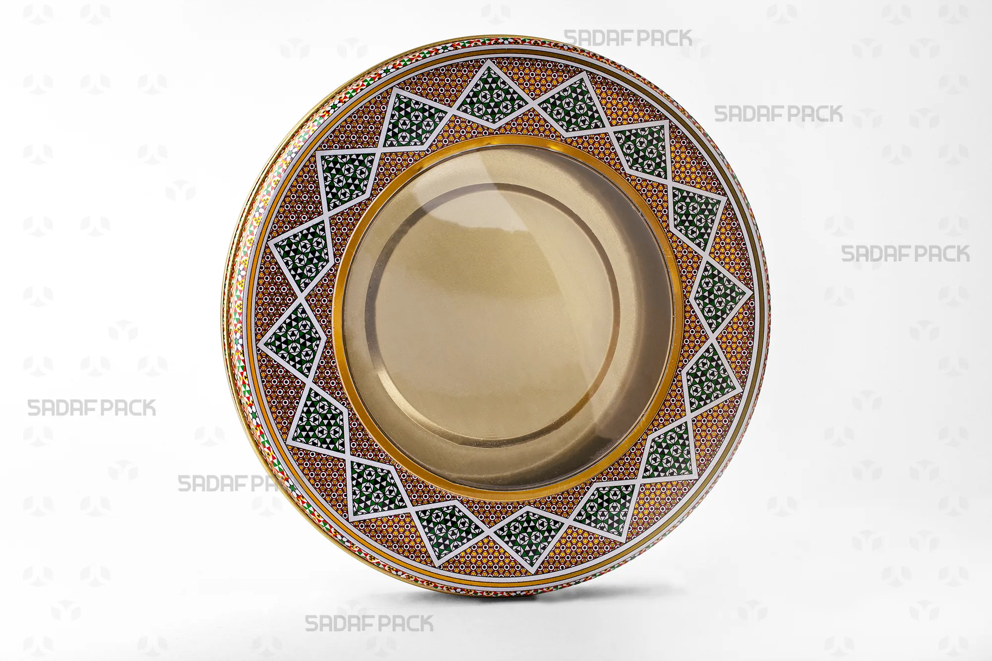 sadafpack-ghooti-felezi-gerd-23-dar-2-sant.webp نمای سه رخ قوطی فلزی گرد با قطر 23 سانتی متر و ارتفاع 2 سانتی متر برند صدف پک، مناسب برای بسته بندی های خاص و کادویی.