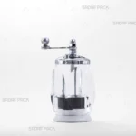 نمای روبرو زعفران ساب کریستالی مدل 4 گوش صدف پک با بدنه شفاف، در و دسته فلزی آبکاری شده برای سابیدن یکنواخت رشته‌های زعفران